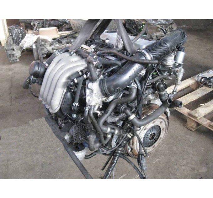 Двигатель Audi A4  1.6 ALZ