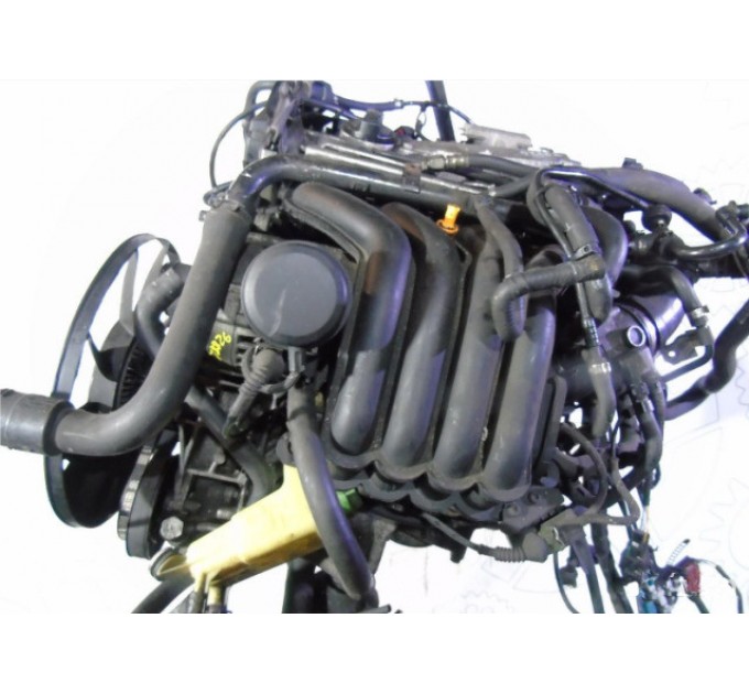 Двигатель Audi A4  1.8 AVV
