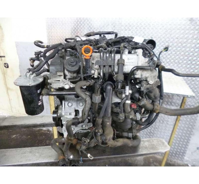 Двигатель  Volkswagen GOLF VII 1.6 TDI CLHA